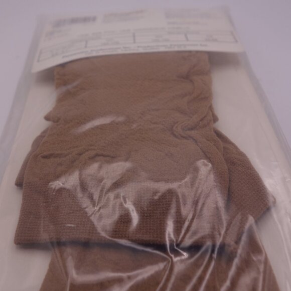 Whisper One Size All Sheer Sandalfoot Soft Beige Made in Canada Panty Hose - Picture 10 of 13